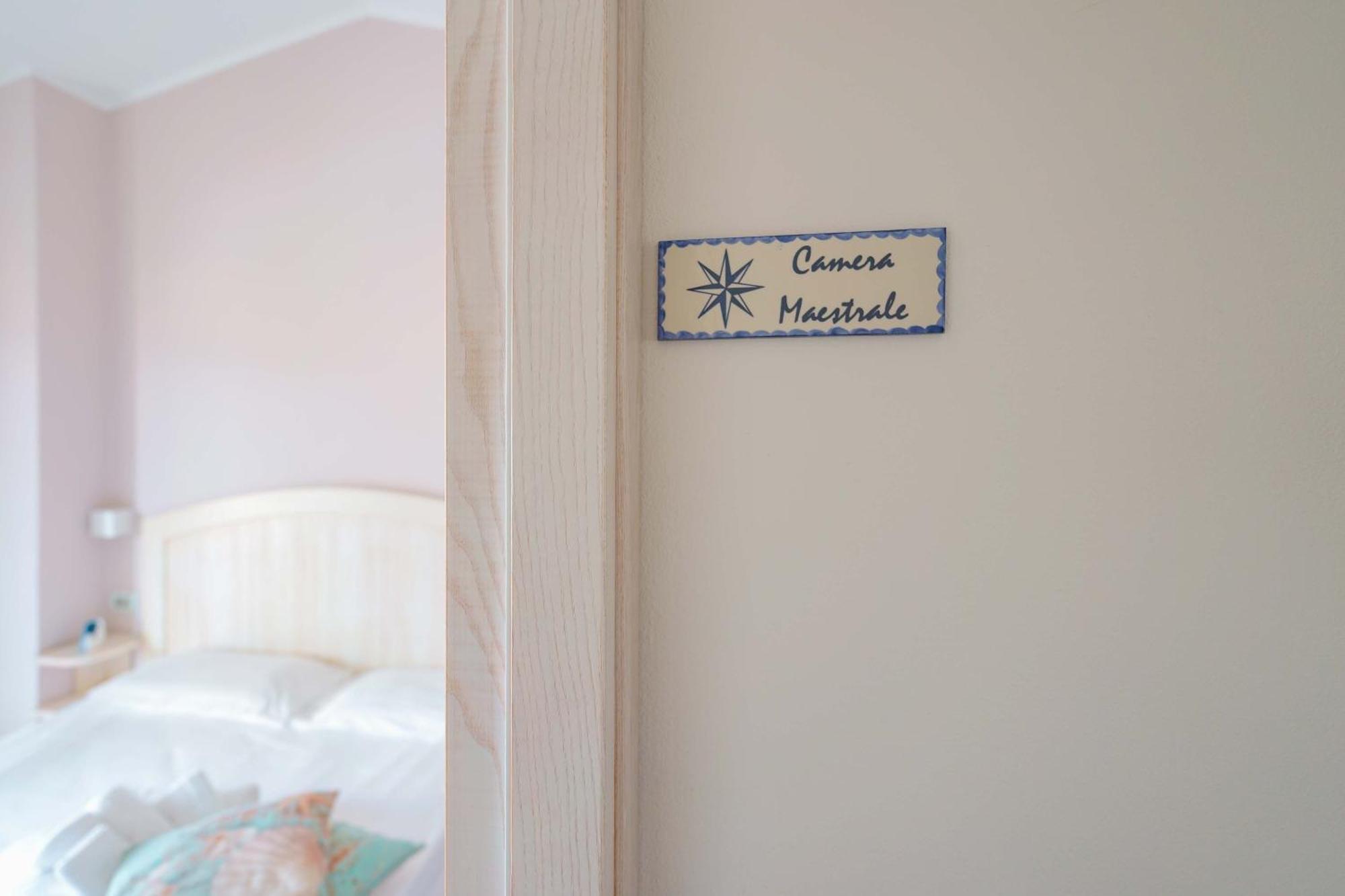La Rosa Dei Venti Bed & Breakfast Villasimius Exterior photo