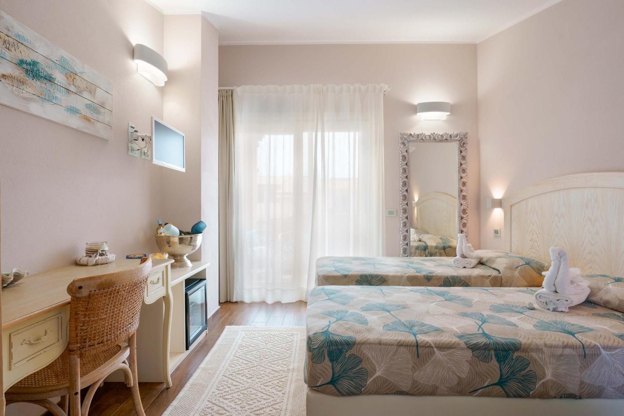 La Rosa Dei Venti Bed & Breakfast Villasimius Exterior photo