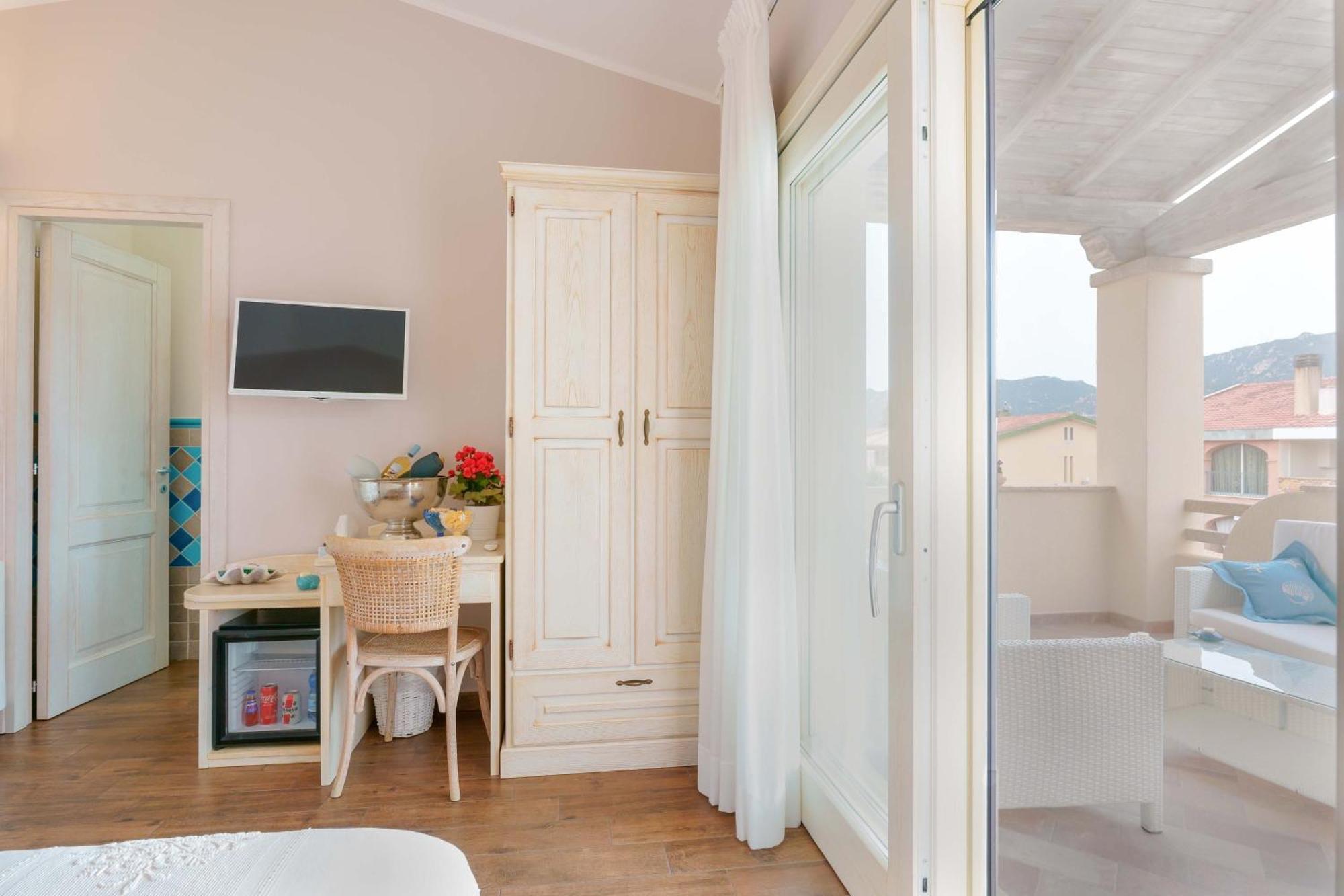 La Rosa Dei Venti Bed & Breakfast Villasimius Exterior photo